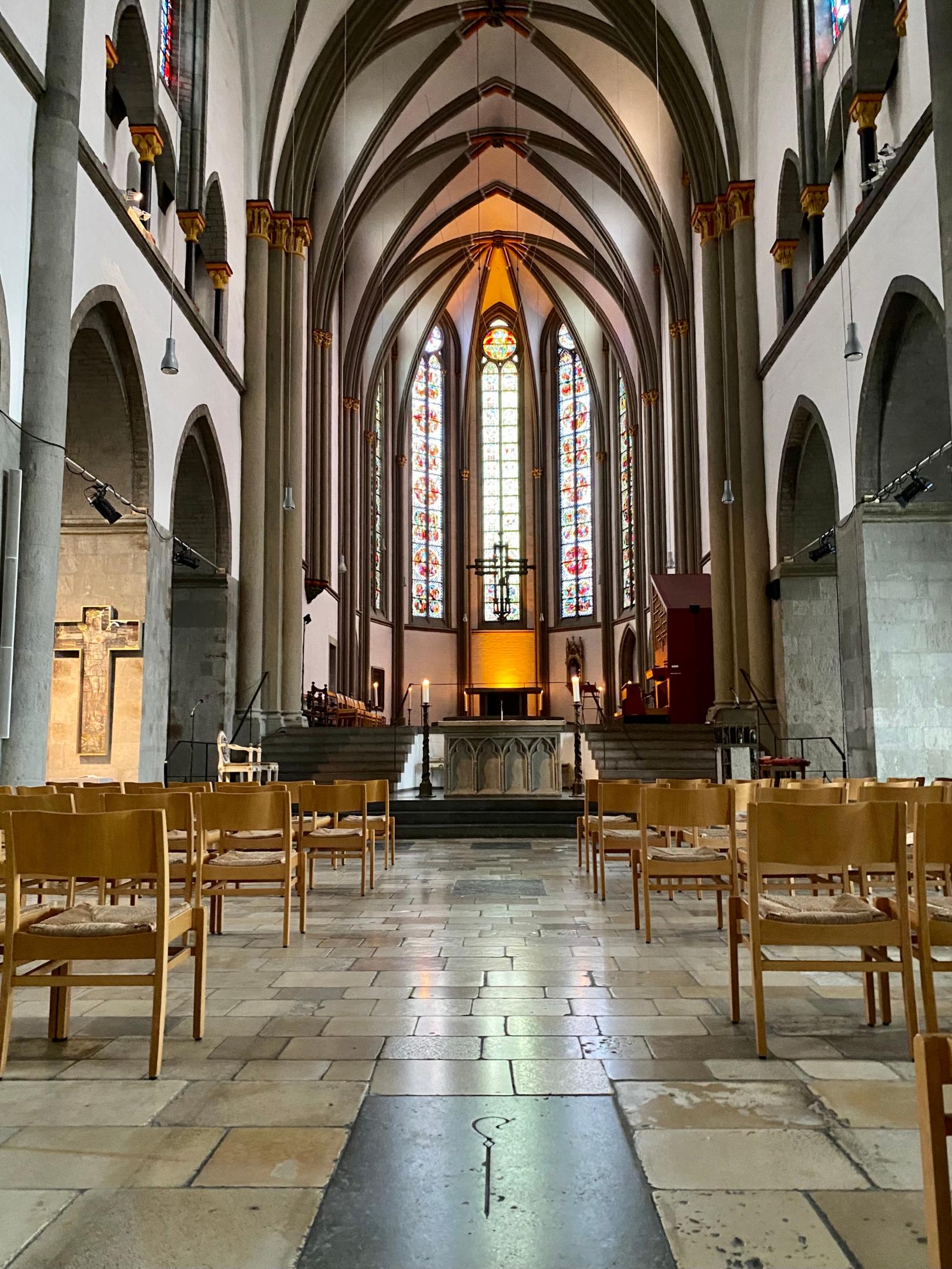 Münster-Basilika St. Vitus Mönchengladbach Innenansicht (c) Pfarre St. Vitus